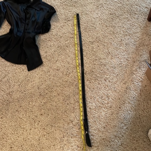 BeBe Small Silk Shirt w faux patent leather belt New Condition - Picture 7 of 7